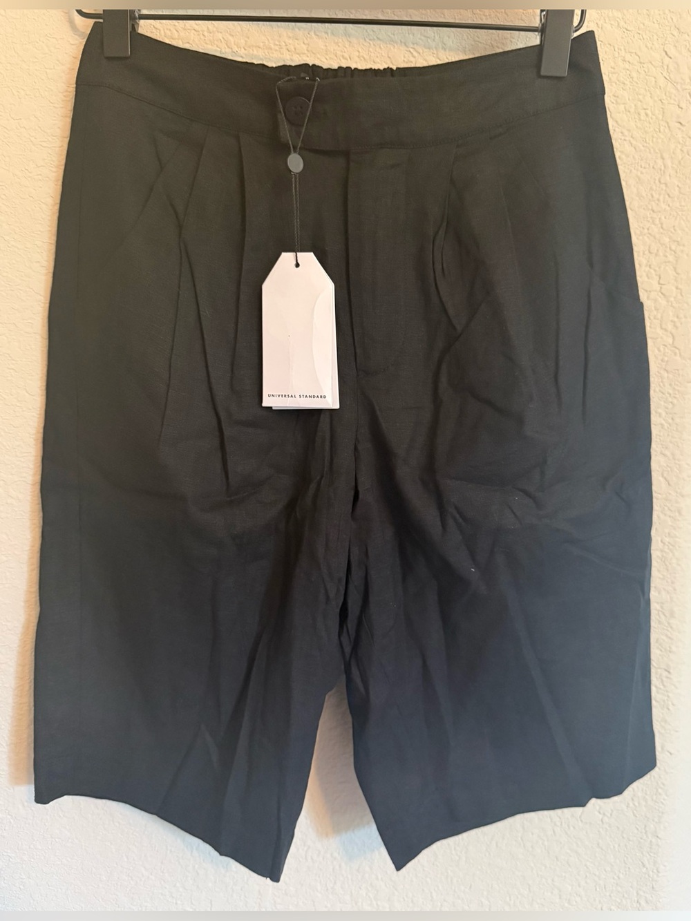 NWT—Universal Standard- Attis Linen Bermuda Short